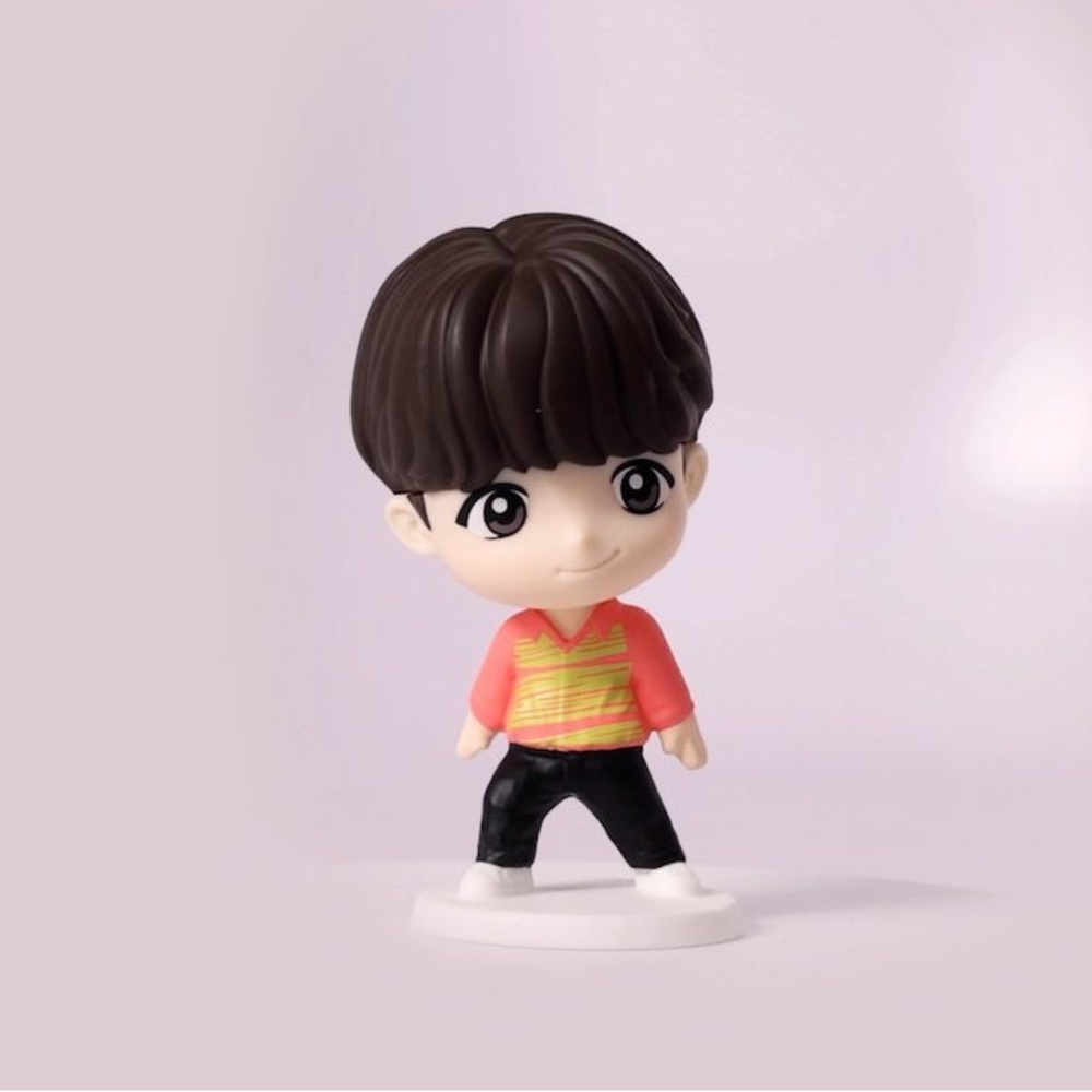 SUGA ‘BTS’ FIGURE TINY TAN